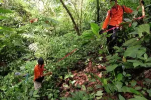 Faktor Cuaca Tunda Evakuasi Jenazah Kakek di Jurang Gunung Salak